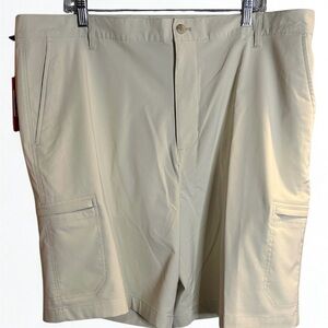 Chaps Men's Cream Cargo Shorts